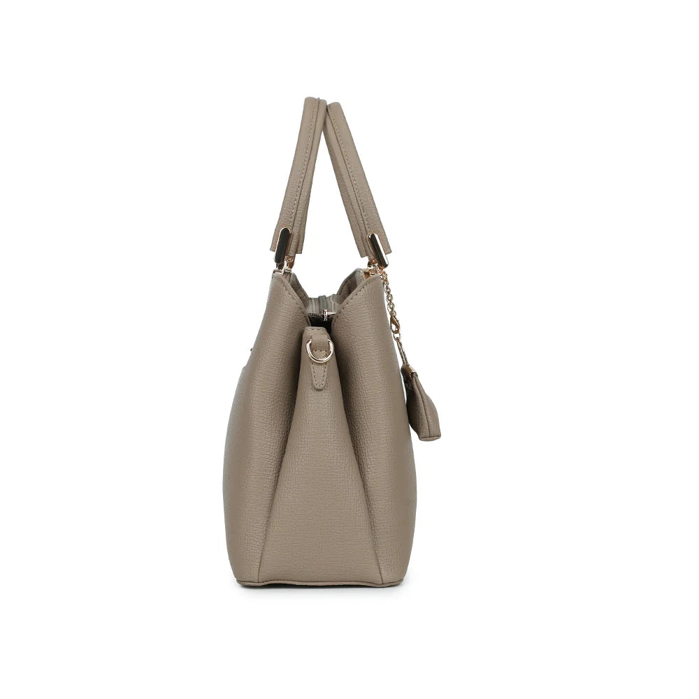 Profil de La Vérone taupe foncé : soufflet latéral et anneau doré pour la bandoulière – réf. M-9130-1