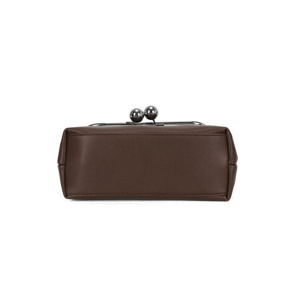 Dessous de La Violette coffee en simili cuir grainé, un format compact de 25 cm de large – réf. R-2087