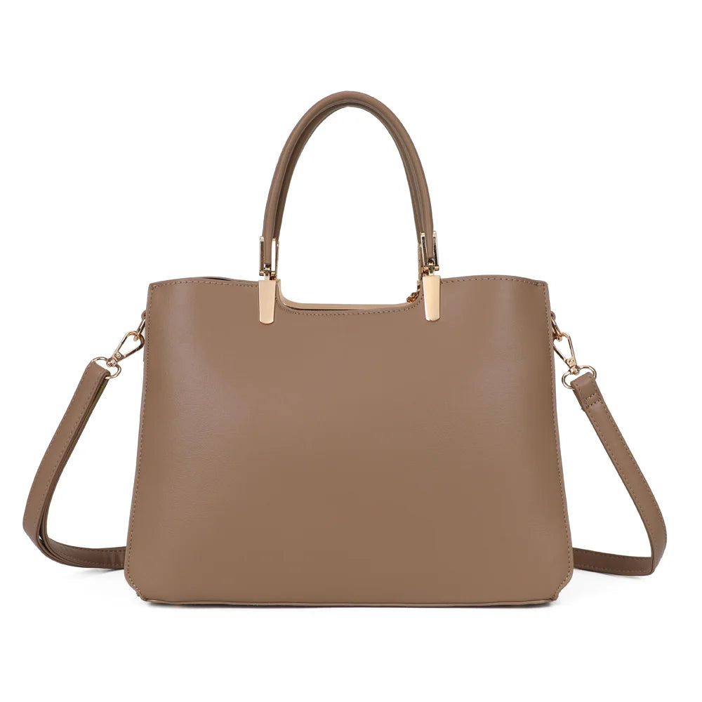 Dos du Ambrélia taupe foncé : ligne nette et structurée en synthétique à la texture lisse – réf. DQ-8742