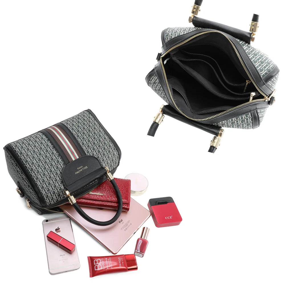 Intérieur du sac Le Arvello noir : compartiment principal zippé et plusieurs espaces de rangement – réf. M-9364-7
