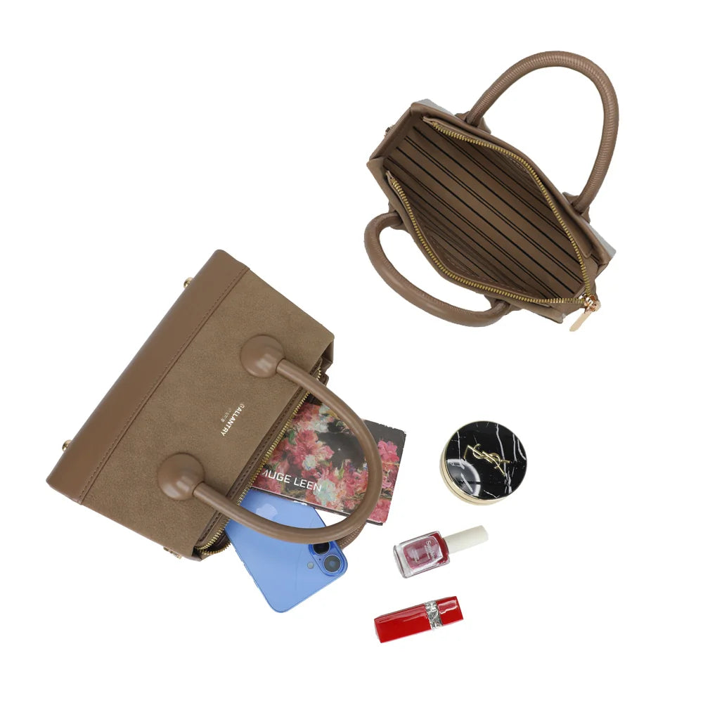 Le Basile taupe foncé ouvert : compartiment principal zippé pour téléphone, carnet et maquillage – réf. YL-26022