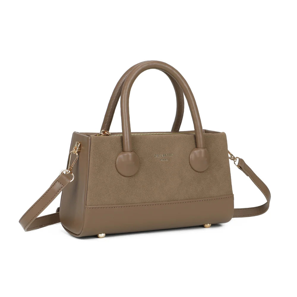 Le Basile taupe foncé vu de trois quarts : silhouette structurée, attaches rondes et zip doré – réf. YL-26022