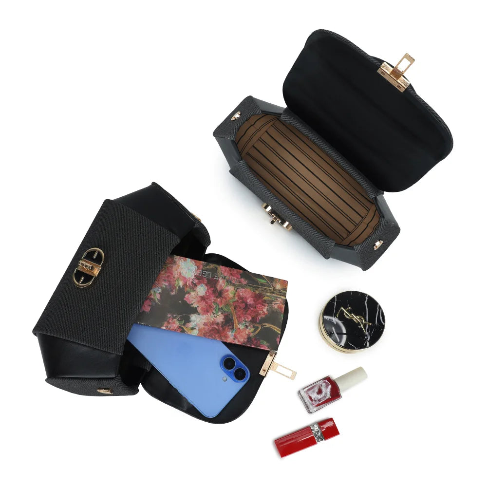 Intérieur du Calvia noir : un compartiment principal pour le smartphone et les essentiels du jour – réf. YL-26008-2