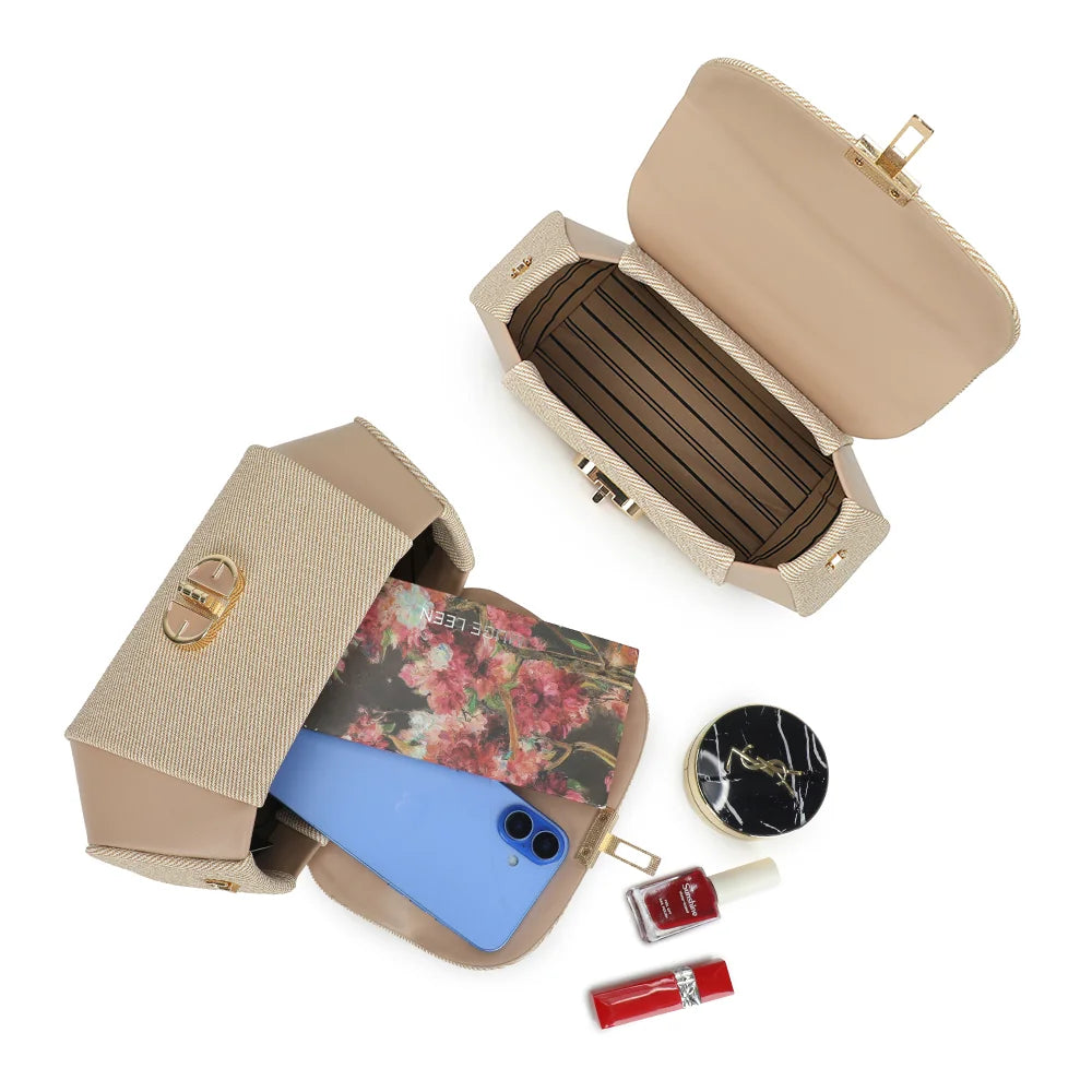 Intérieur du Calvia taupe : un compartiment principal pour le smartphone et les essentiels du jour – réf. YL-26008-2