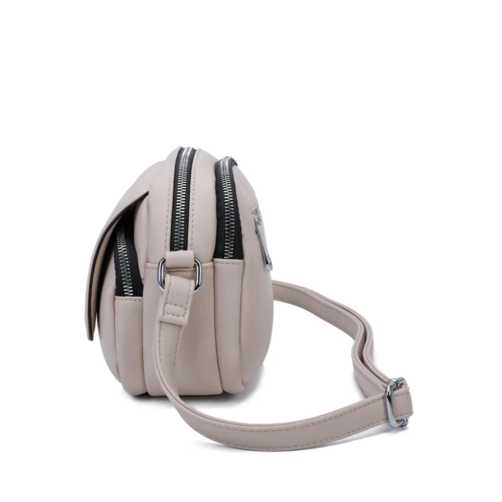 Profil du Charme Compact beige : 9 cm de profondeur et attache de bandoulière argentée – réf. G-7455
