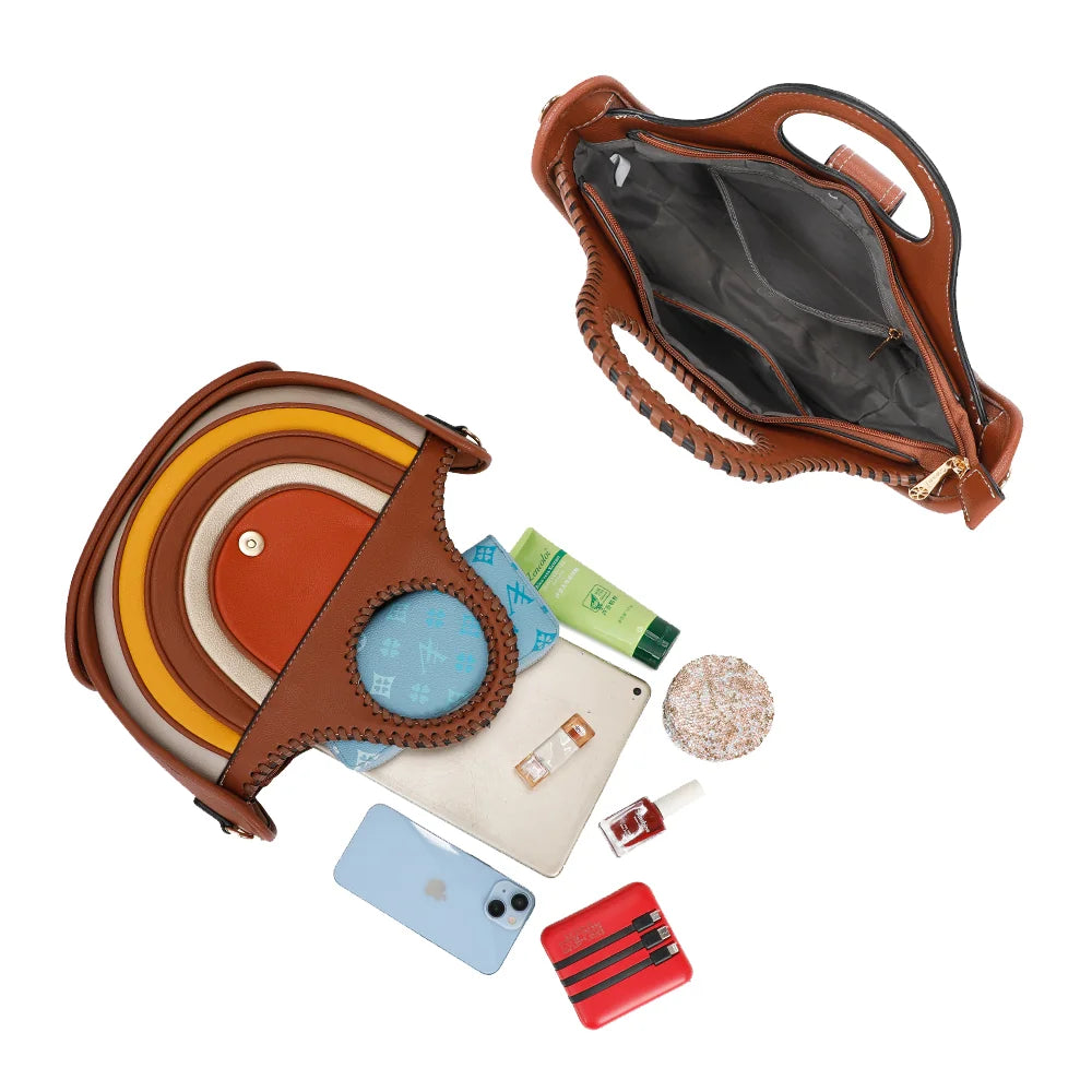 Intérieur du Crescendo camel : fermeture éclair, poche zippée et poches plaquées pour l’essentiel – réf. A-9104
