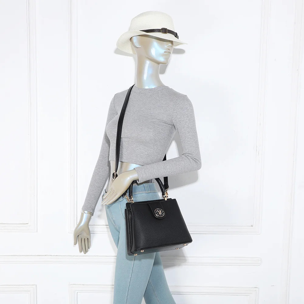 Sac à main femme Le Florentin noir porté, à la main ou en bandoulière amovible – réf. A-9121-1
