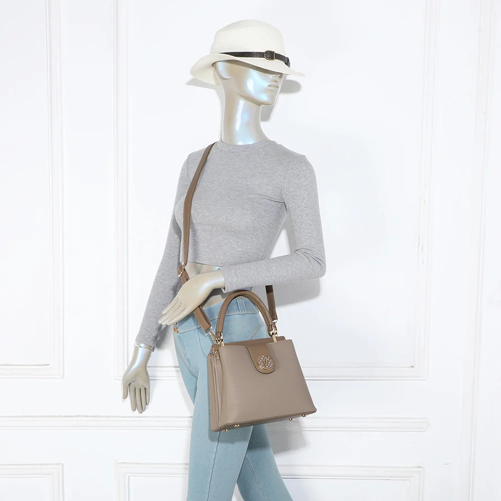 Sac à main femme Le Florentin taupe porté, à la main ou en bandoulière amovible – réf. A-9121-1