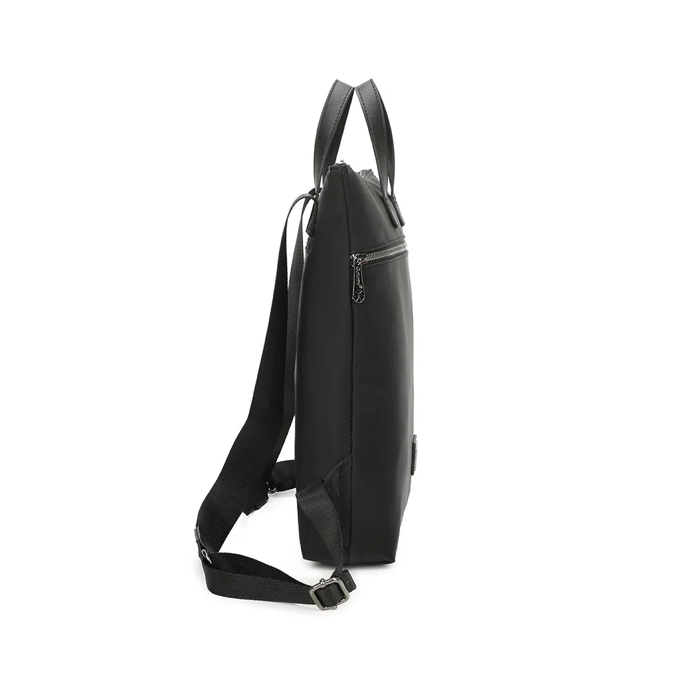 Profil du Folder noir : un sac à dos fin de 7,5 cm d’épaisseur, facile à glisser partout – réf. Z-83044