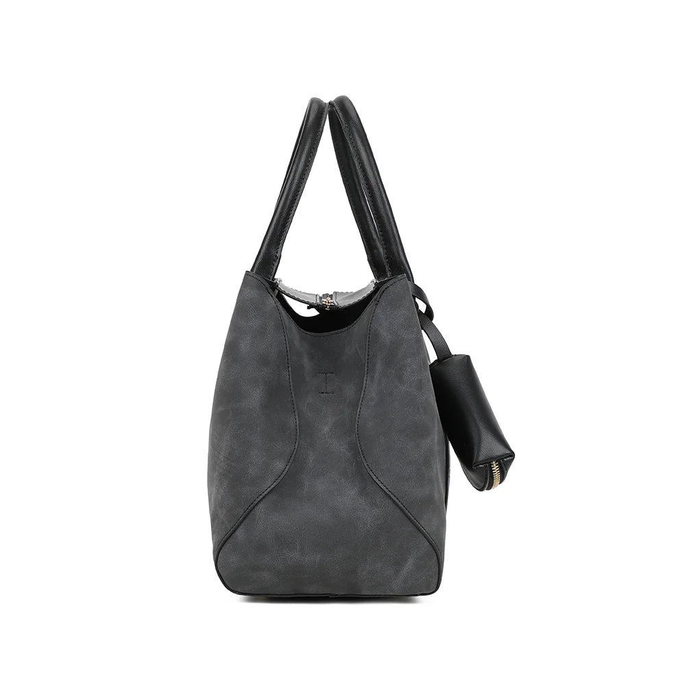 Profil du Le Lavana noir : côtés évasés et 18 cm de profondeur pour les essentiels – réf. DG-5803