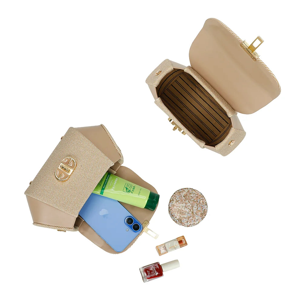 Intérieur du Le Léa taupe : compartiment principal pour téléphone, rouge à lèvres et essentiels – réf. YL-26008