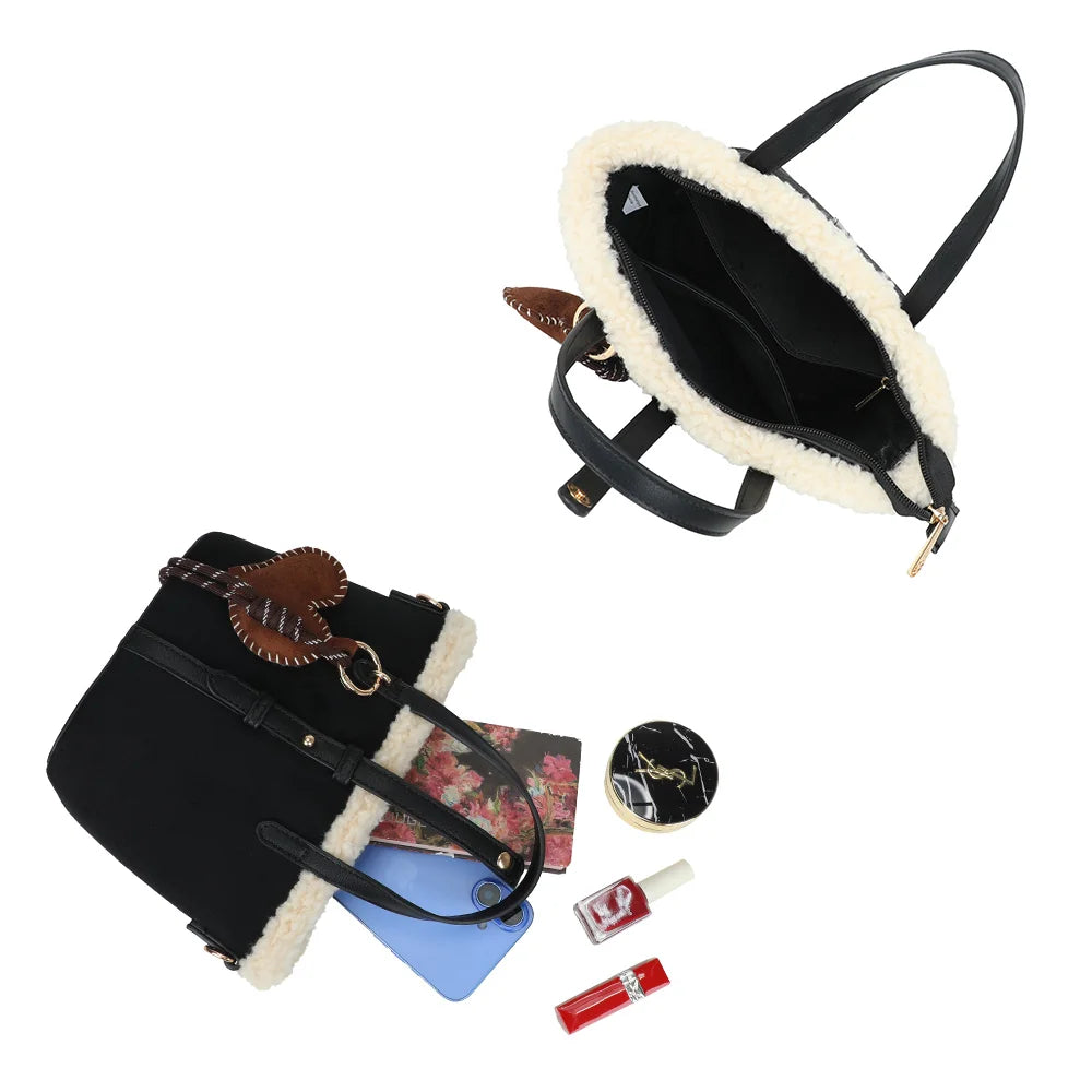 Intérieur du Marlon noir : fermeture zippée et poches plaquées pour ranger téléphone et maquillage – réf. A-9173