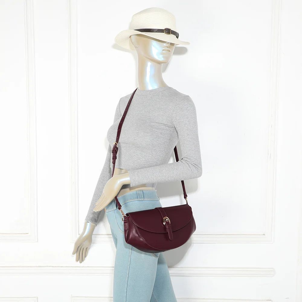 Sac Le Merlot bordeaux porté femme, bandoulière ajustable à l’épaule ou en travers du corps – réf. KJ-62107