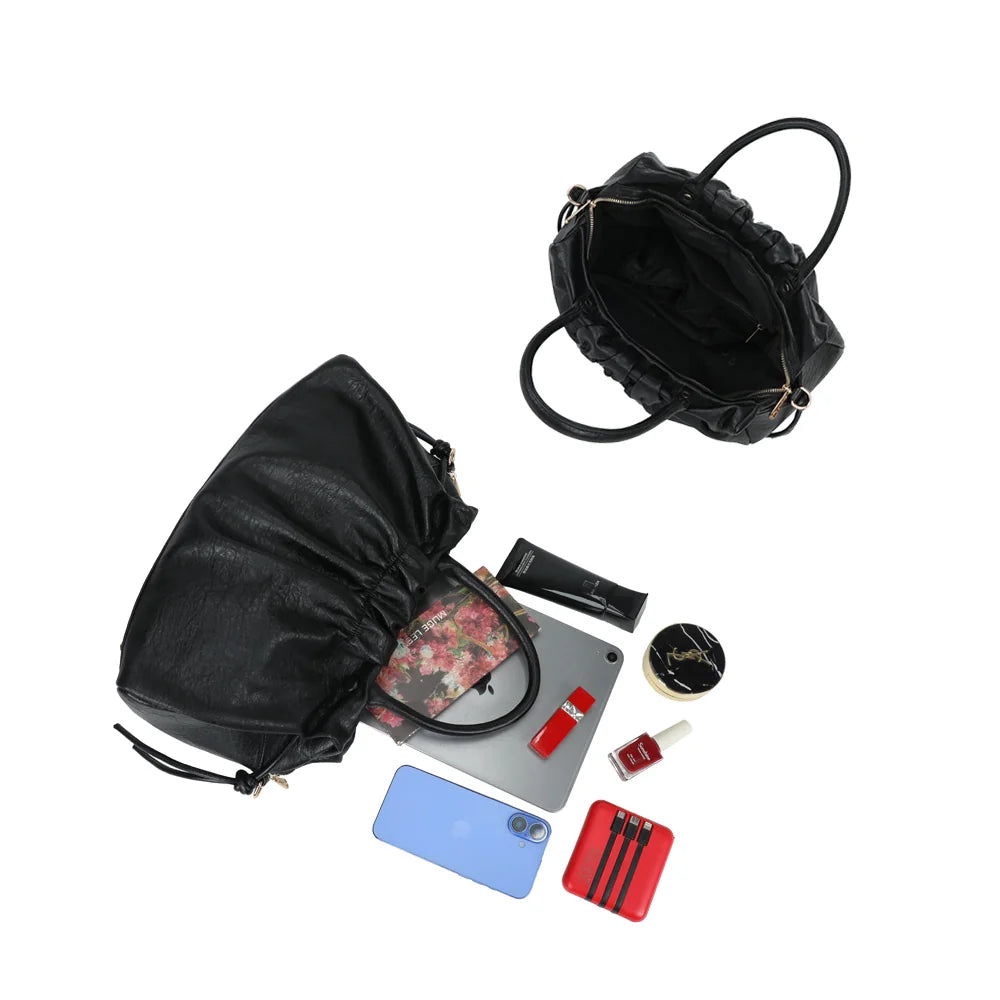 Intérieur zippé du Minimaliste noir : place pour une tablette, un téléphone et vos essentiels – réf. DQ-8739