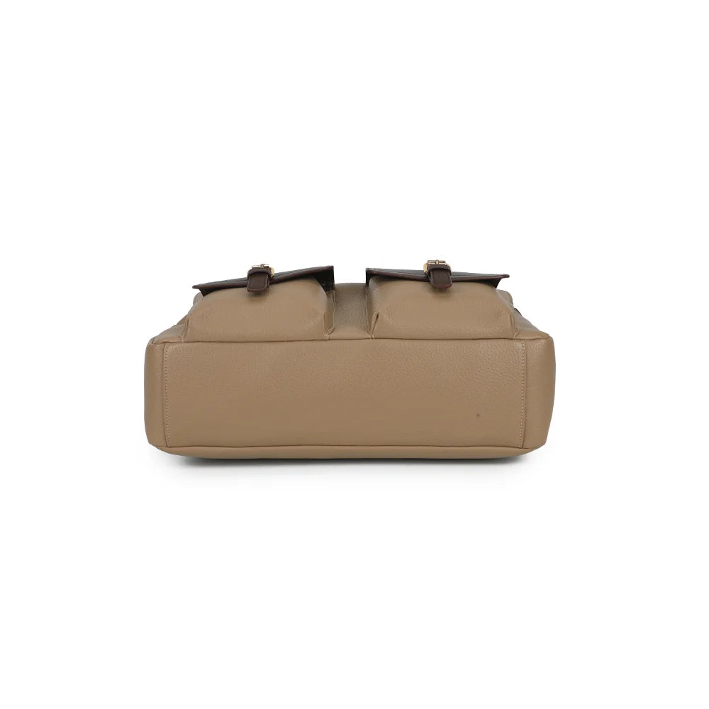 Dessous du Le Monroe taupe foncé : base rectangulaire qui garde le sac bien droit une fois posé – réf. R-2055