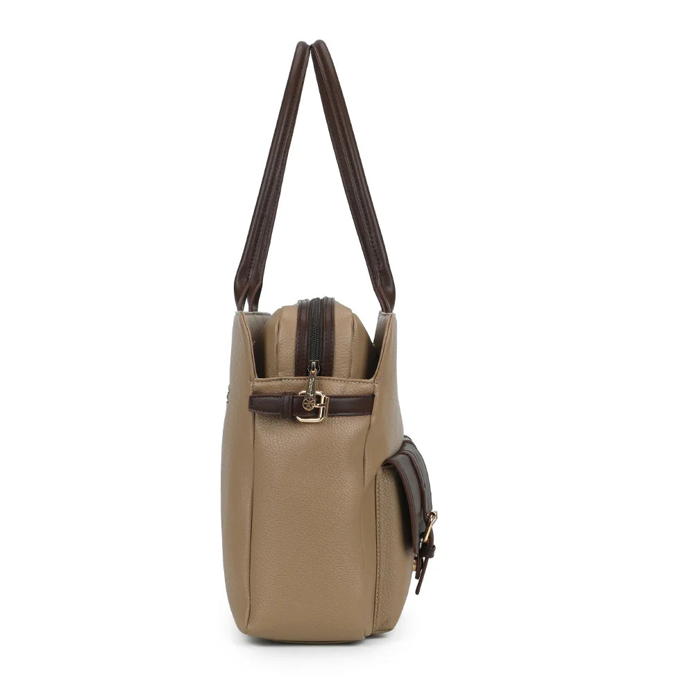 Le Monroe taupe foncé de profil : 11 cm de profondeur et anneau doré pour la bandoulière amovible – réf. R-2055