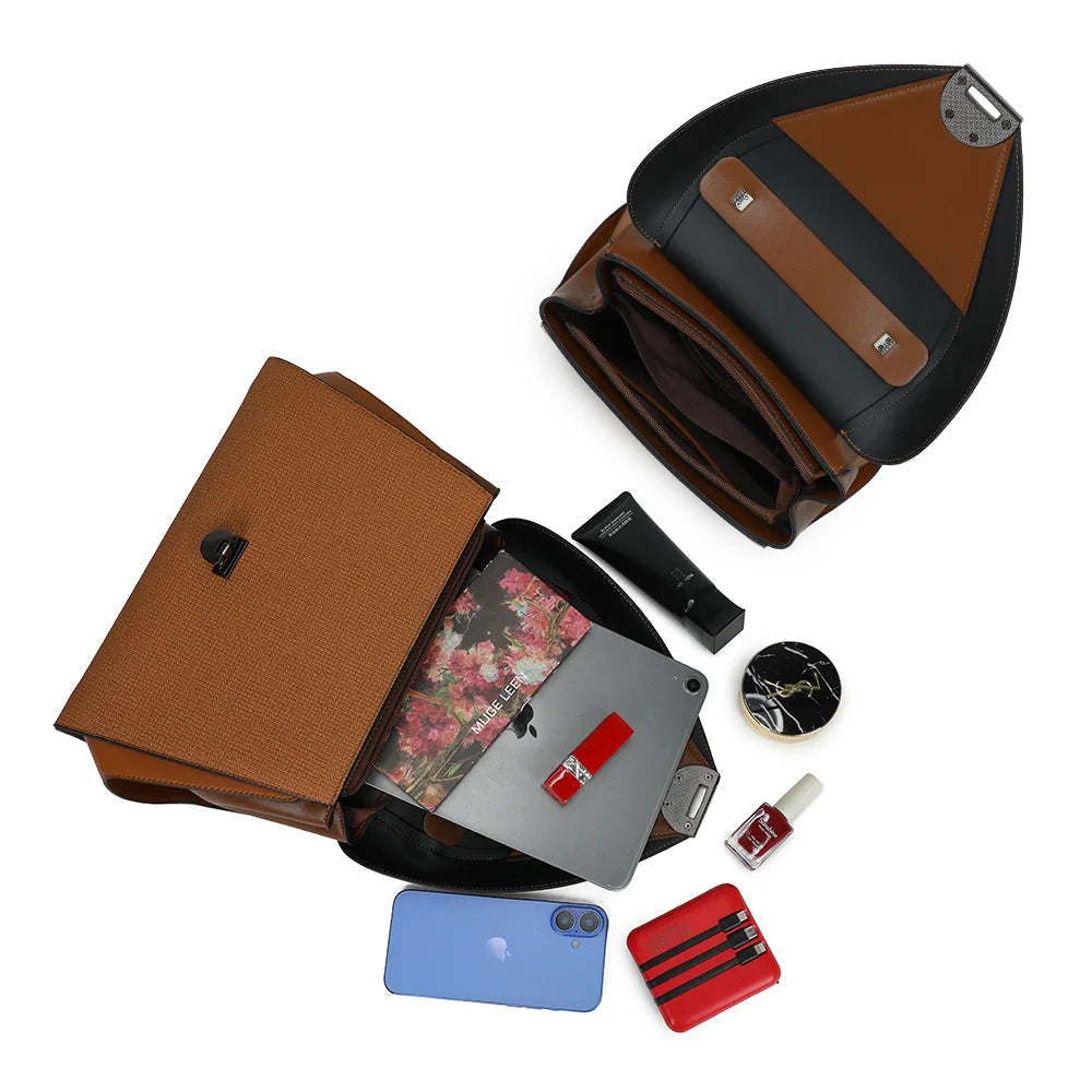 Intérieur compartimenté du Montalto marron foncé : smartphone, petite tablette et essentiels trouvent leur place – réf. LS-76006