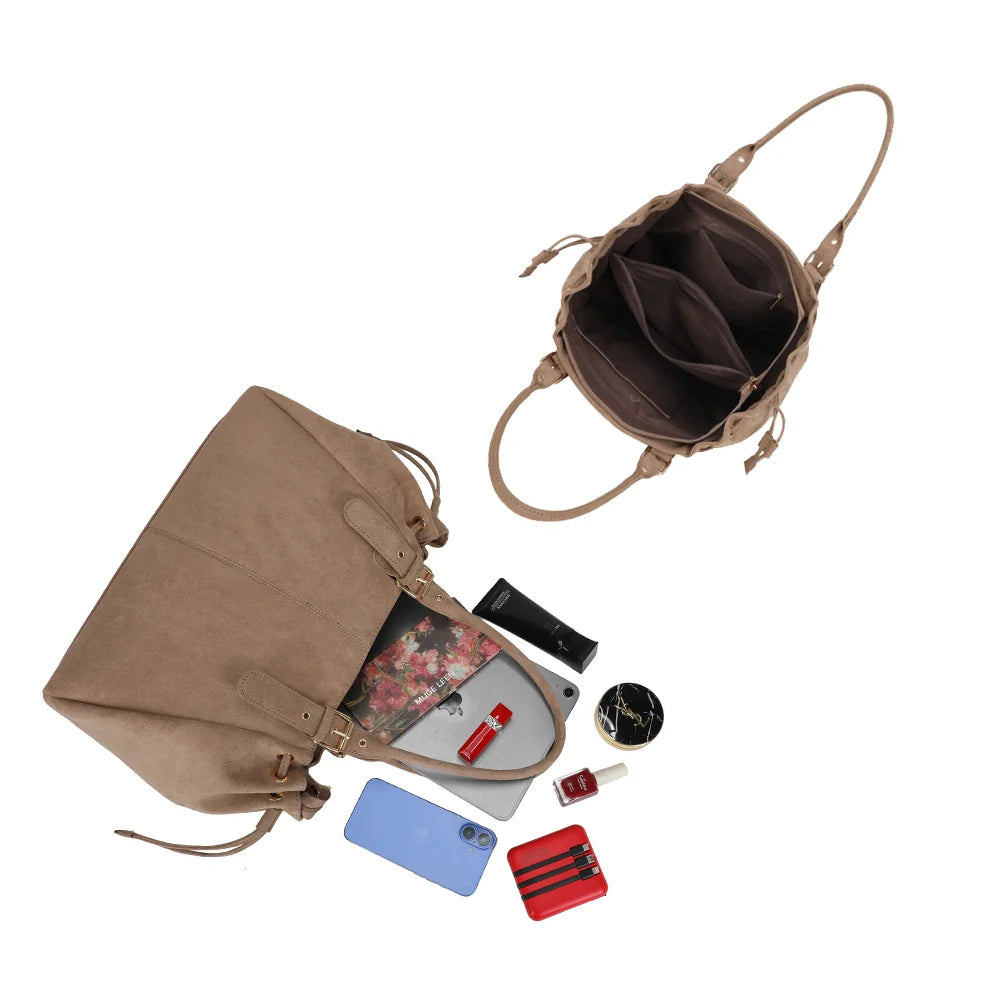Intérieur du Montélia taupe foncé : plusieurs compartiments et de la place pour une tablette et un téléphone – réf. M-62080-6