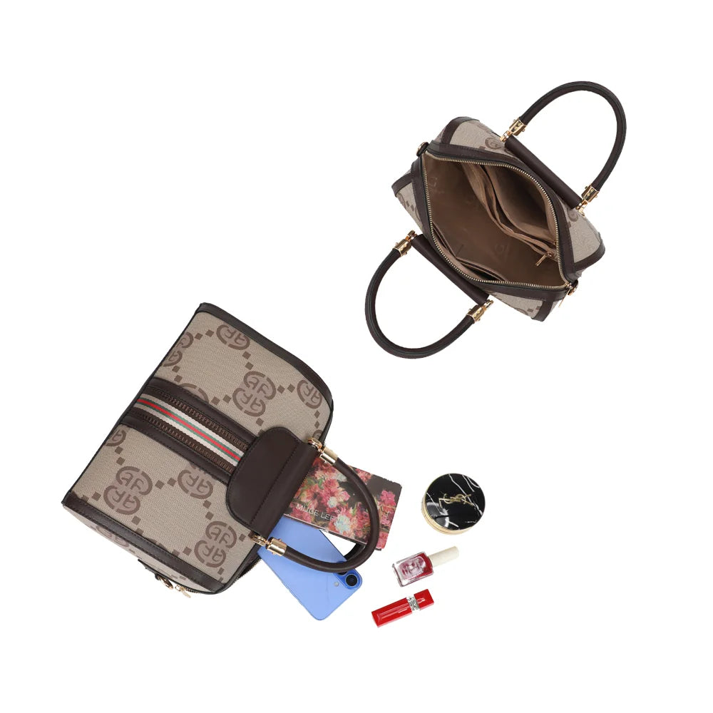 Intérieur zippé du Le Montieri brown/coffee, avec plusieurs rangements pour le téléphone et les essentiels – réf. M-9364-20