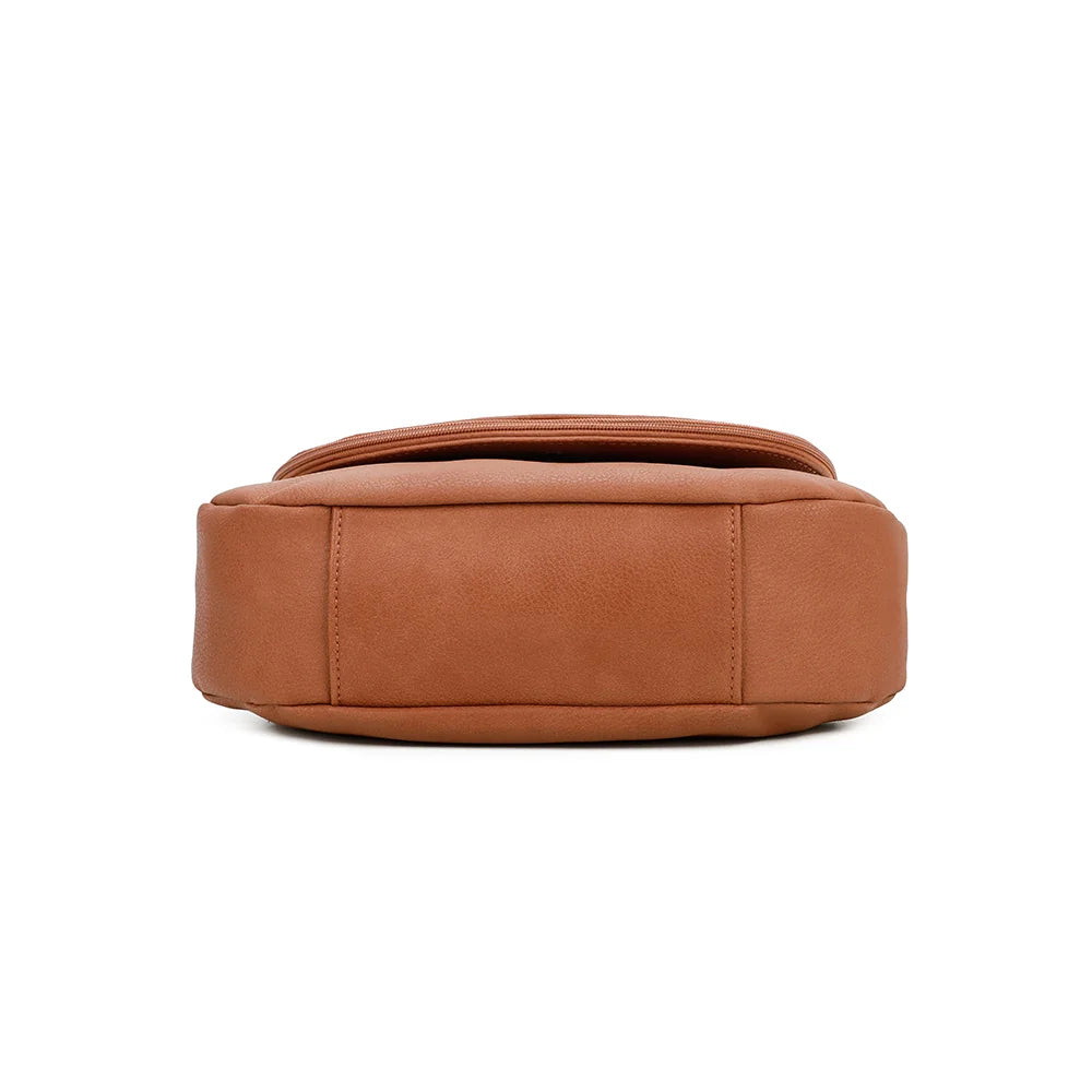 Dessous du sac Le Naël rose foncé, en simili cuir grainé vegan à la finition soignée – réf. HJ-304A