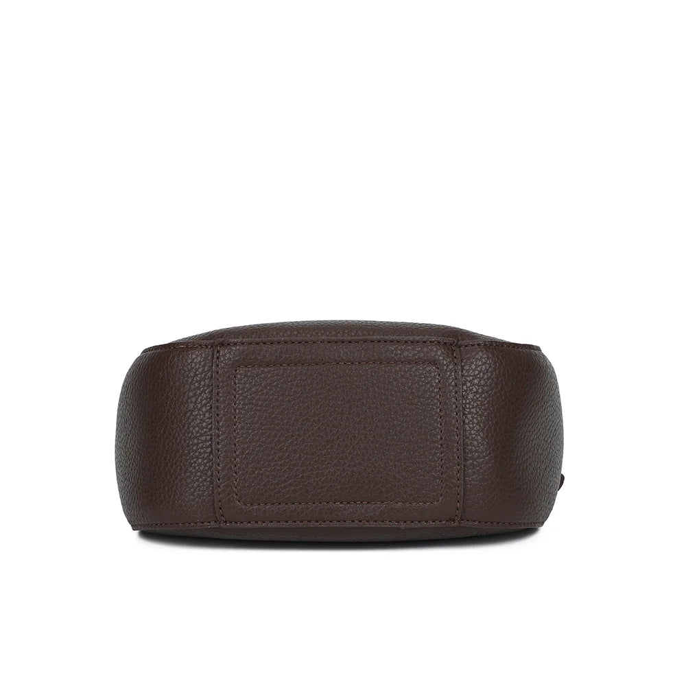 Dessous du Le Nolan café, base arrondie en simili cuir grainé aux coutures nettes – réf. KJ-62098