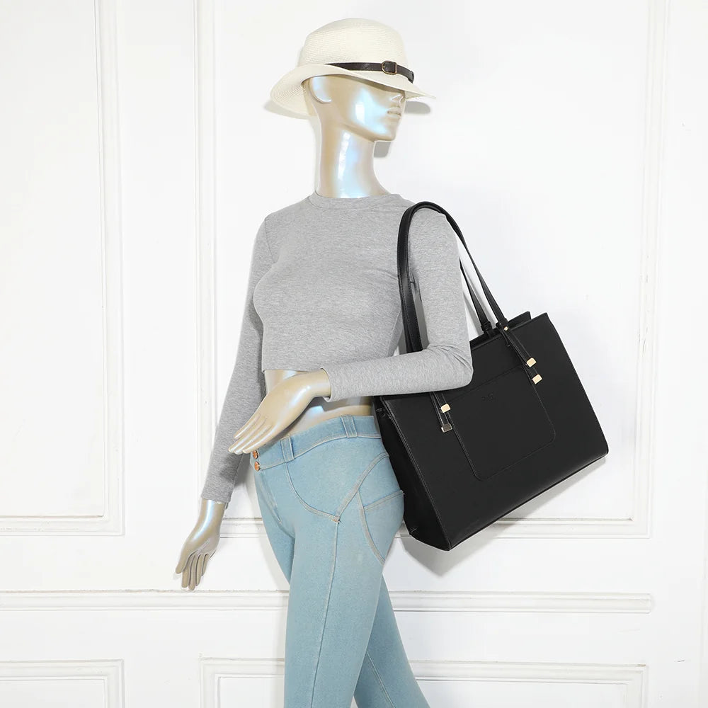 Sac cabas Le Orsay noir porté à l’épaule par une femme grâce à ses longues anses de 28 cm – réf. R-2081