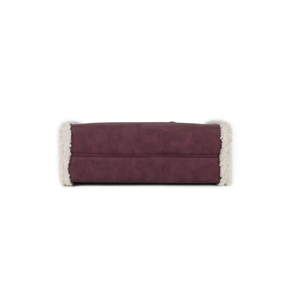 Dessous du sac Le Oural bordeaux, format structuré de 34 cm de large bordé de mouton écru – réf. A-9183