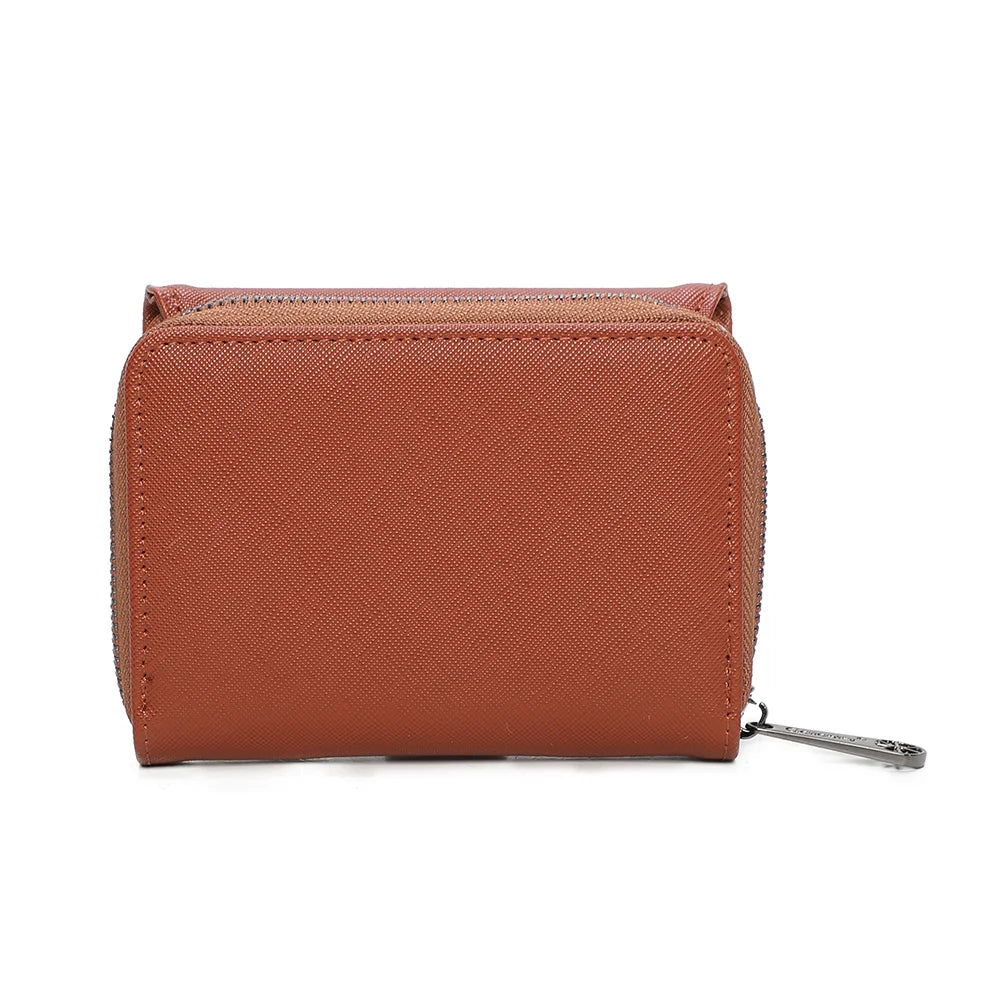 Dos du portefeuille Le petit Complice camel, surface synthétique à la texture saffiano – réf. L-29-1