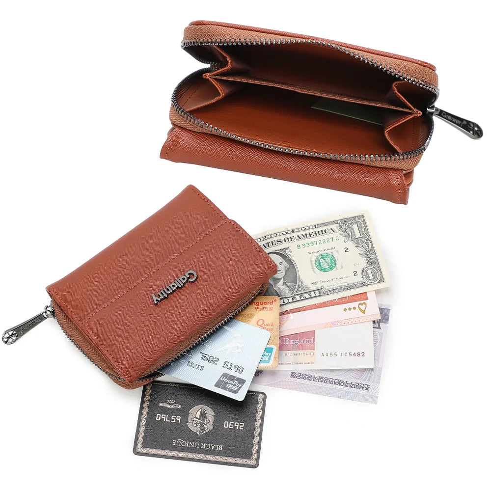 Intérieur du Petit Complice camel ouvert : compartiments en accordéon pour cartes, billets et pièces – réf. L-29-1