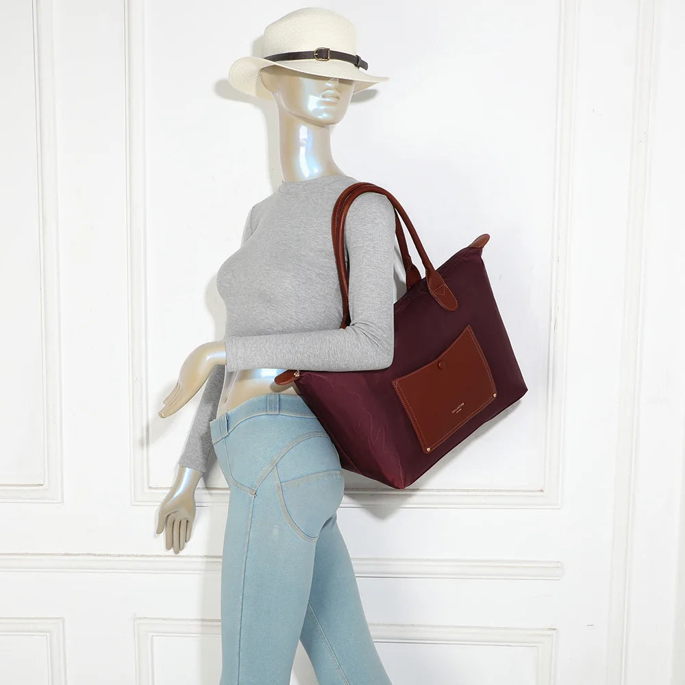 Sac cabas femme Le Roseau bordeaux porté à l’épaule grâce à ses longues anses marron – réf. Z-02-1