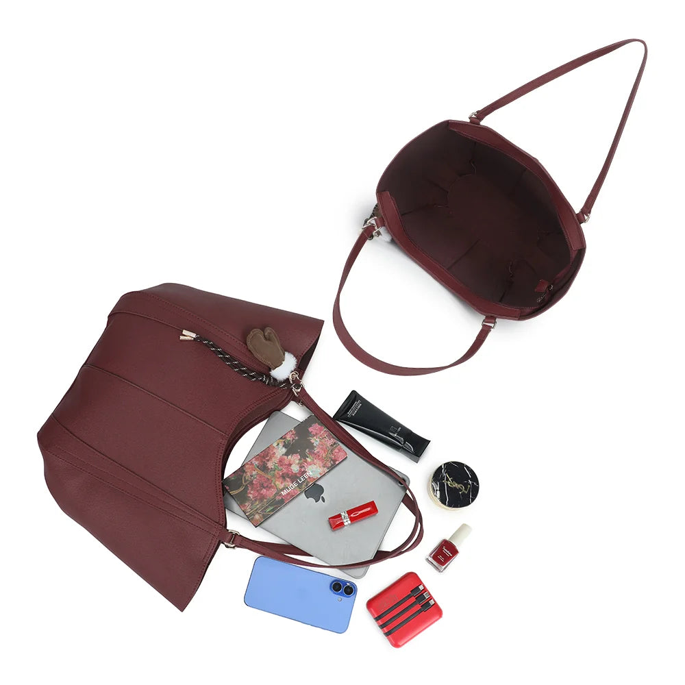 Intérieur du Le Rubino rouge foncé : grand compartiment qui accueille tablette, téléphone et trousse – réf. KJ-62099