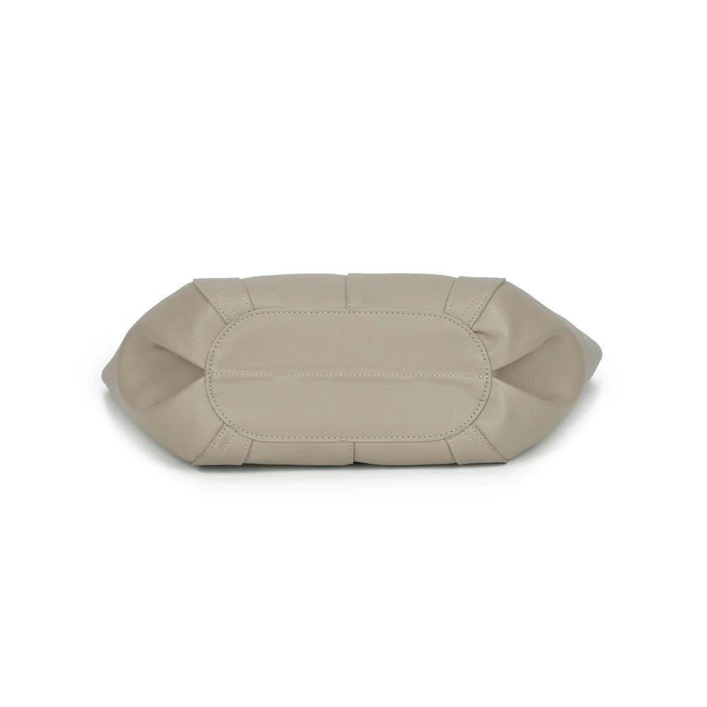 Dessous du sac Le Rubino taupe, vue de la base – réf. KJ-62099