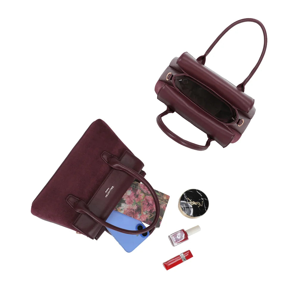 Le Ségur bordeaux ouvert : smartphone, petit carnet et essentiels beauté trouvent leur place – réf. A-9189