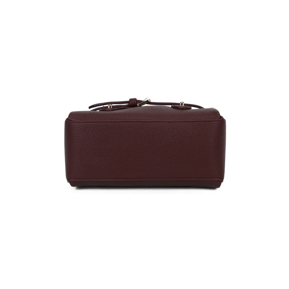 Dessous du Le Soft Glam bordeaux, forme compacte et structurée de 22 × 10 cm – réf. R-2064-1