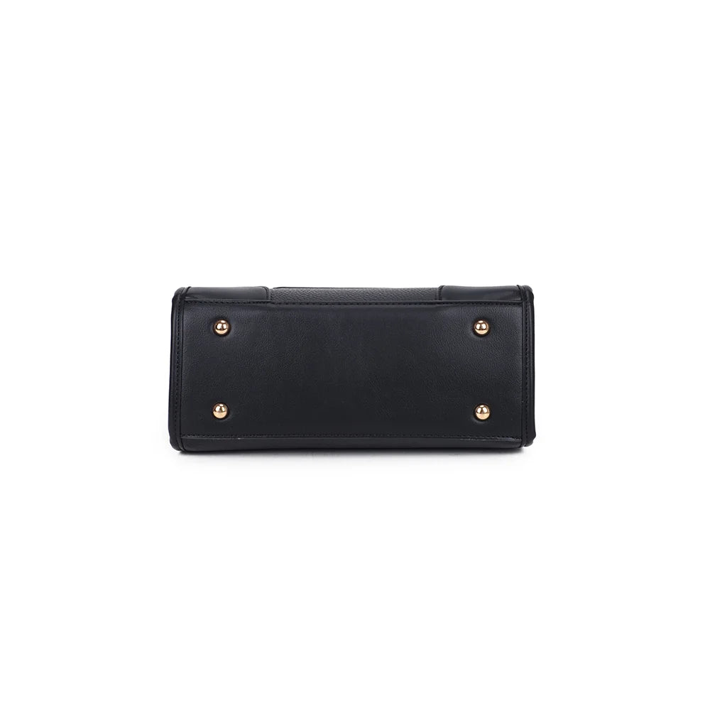 Dessous du sac Le Soranio noir, base rectangulaire structurée aux bordures nettes – réf. R-2082