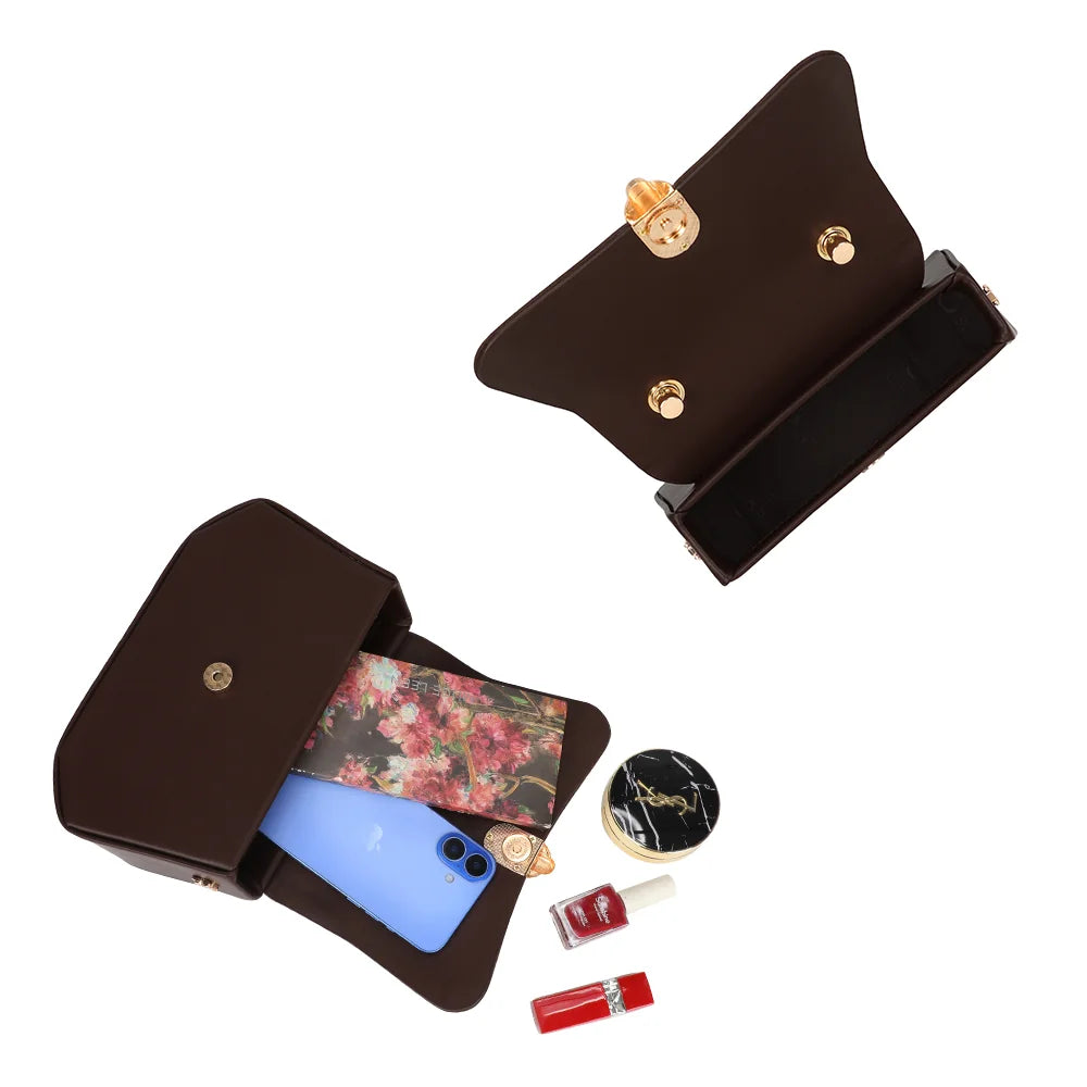 Intérieur du Le Tervane café : compartiment principal pour téléphone et petits essentiels – réf. C-0185