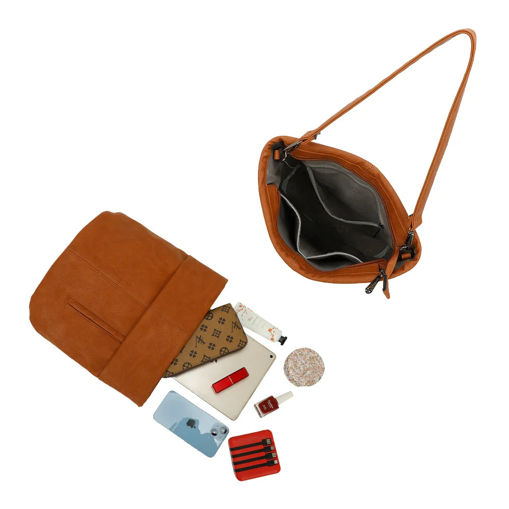 Intérieur du Tote Chic camel : fermeture zippée, poches plaquées et place pour les essentiels – réf. KJ-62035