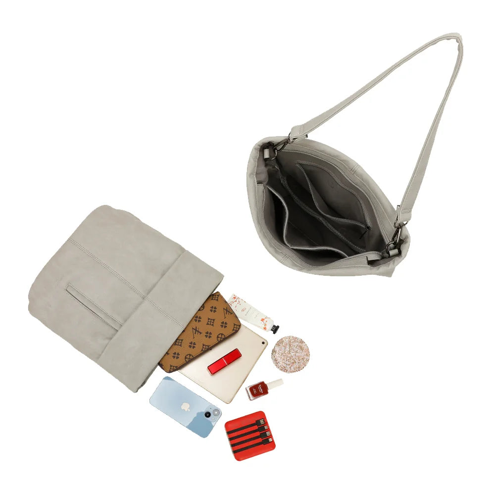 Intérieur du Tote Chic gris : fermeture zippée, poches plaquées et place pour les essentiels – réf. KJ-62035