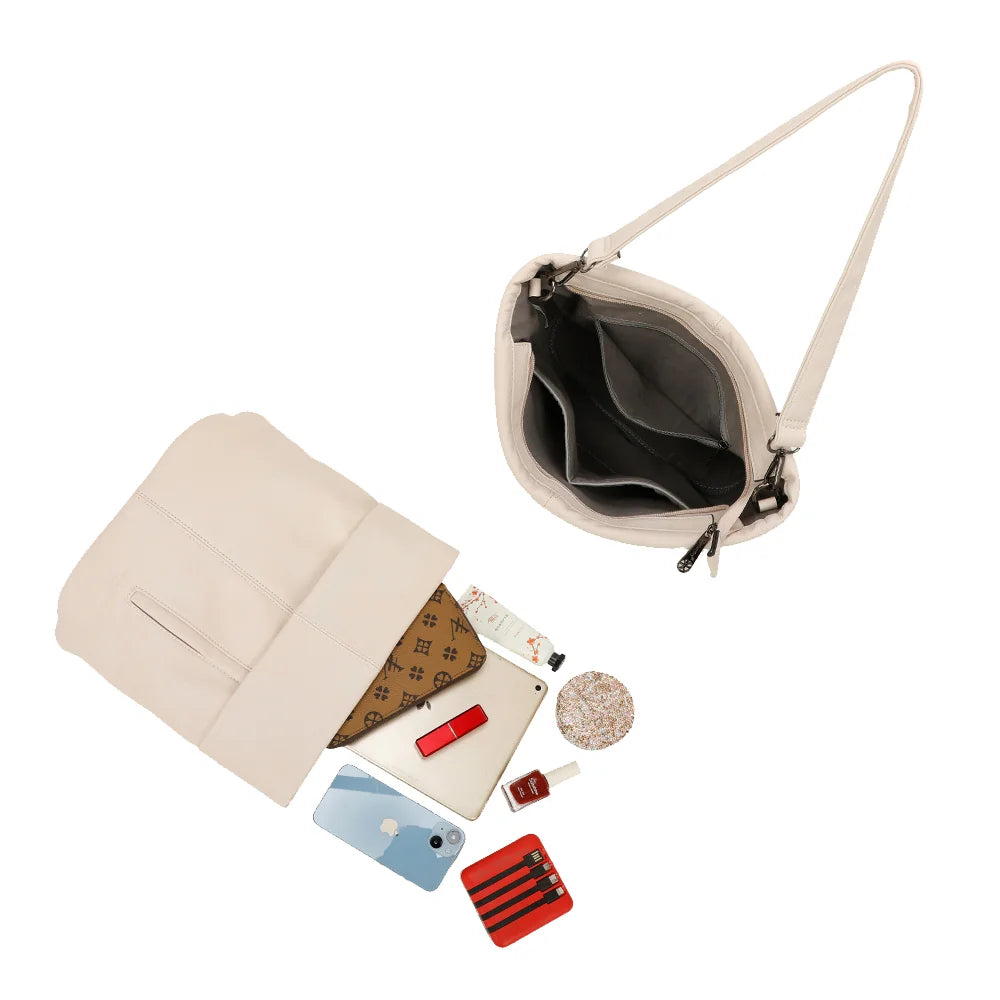 Intérieur du Tote Chic or : fermeture zippée, poches plaquées et place pour les essentiels – réf. KJ-62035