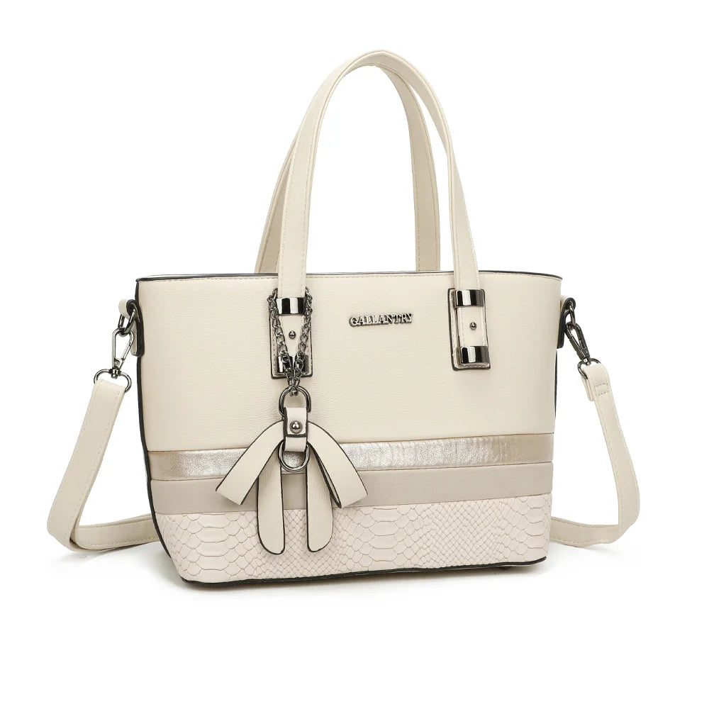 Le Valmire beige de trois quarts : silhouette structurée et bandes de textures contrastées – réf. M-9329-26
