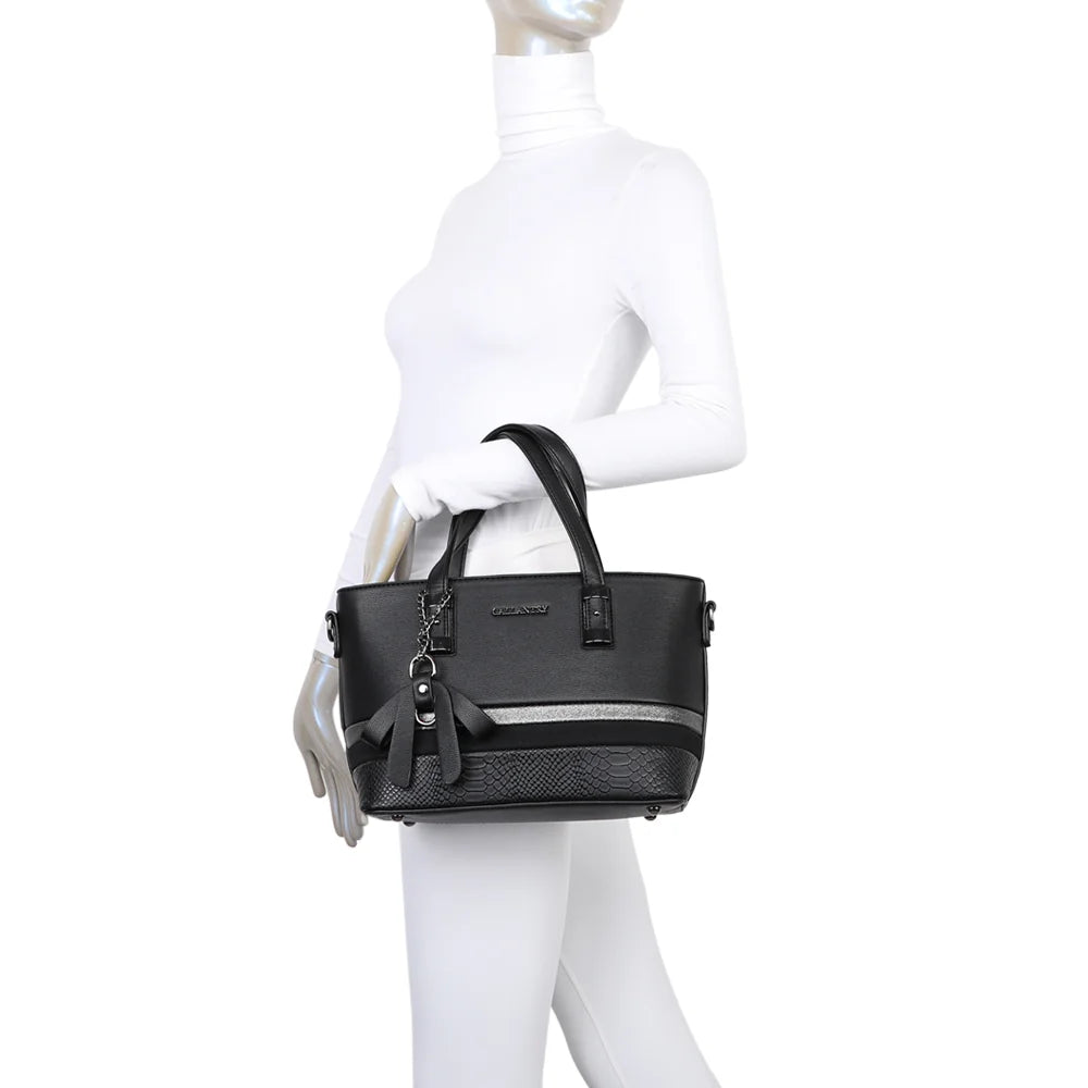 Sac à main femme Le Valmire noir porté à la main ou à l’épaule grâce à sa bandoulière – réf. M-9329-26