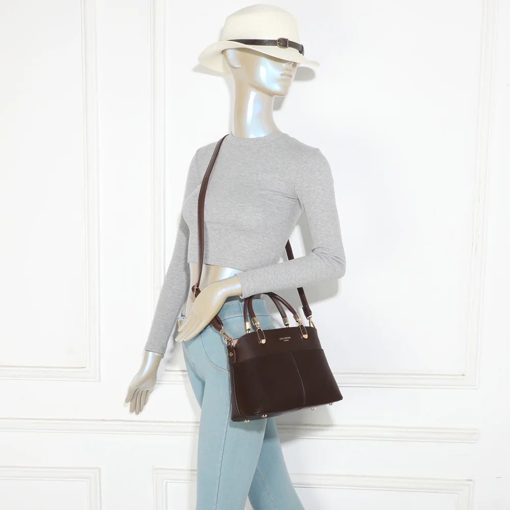 Sac à main femme Le Valmont café porté à la main, format équilibré et élégant – réf. A-9177