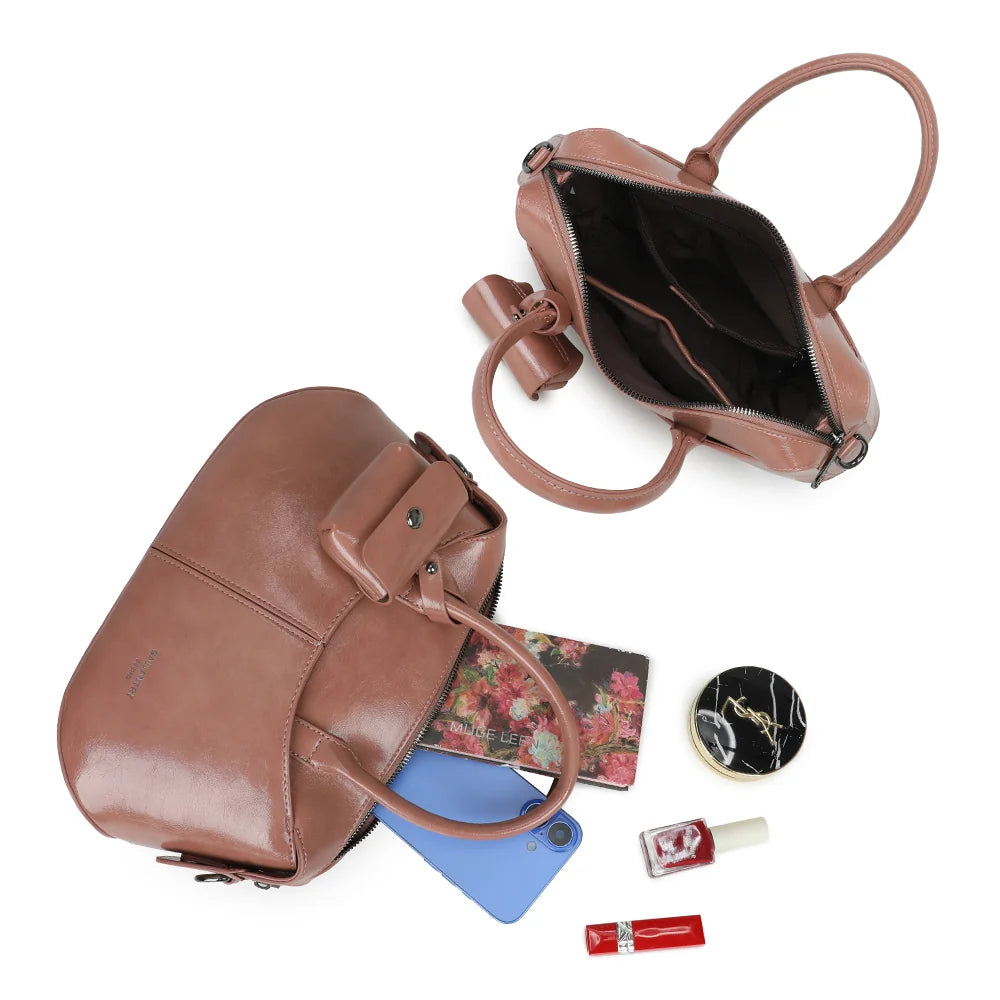 Intérieur doublé du Le Vellino rose foncé, ouverture zippée et poches pour ranger les petits essentiels – réf. LS-76001