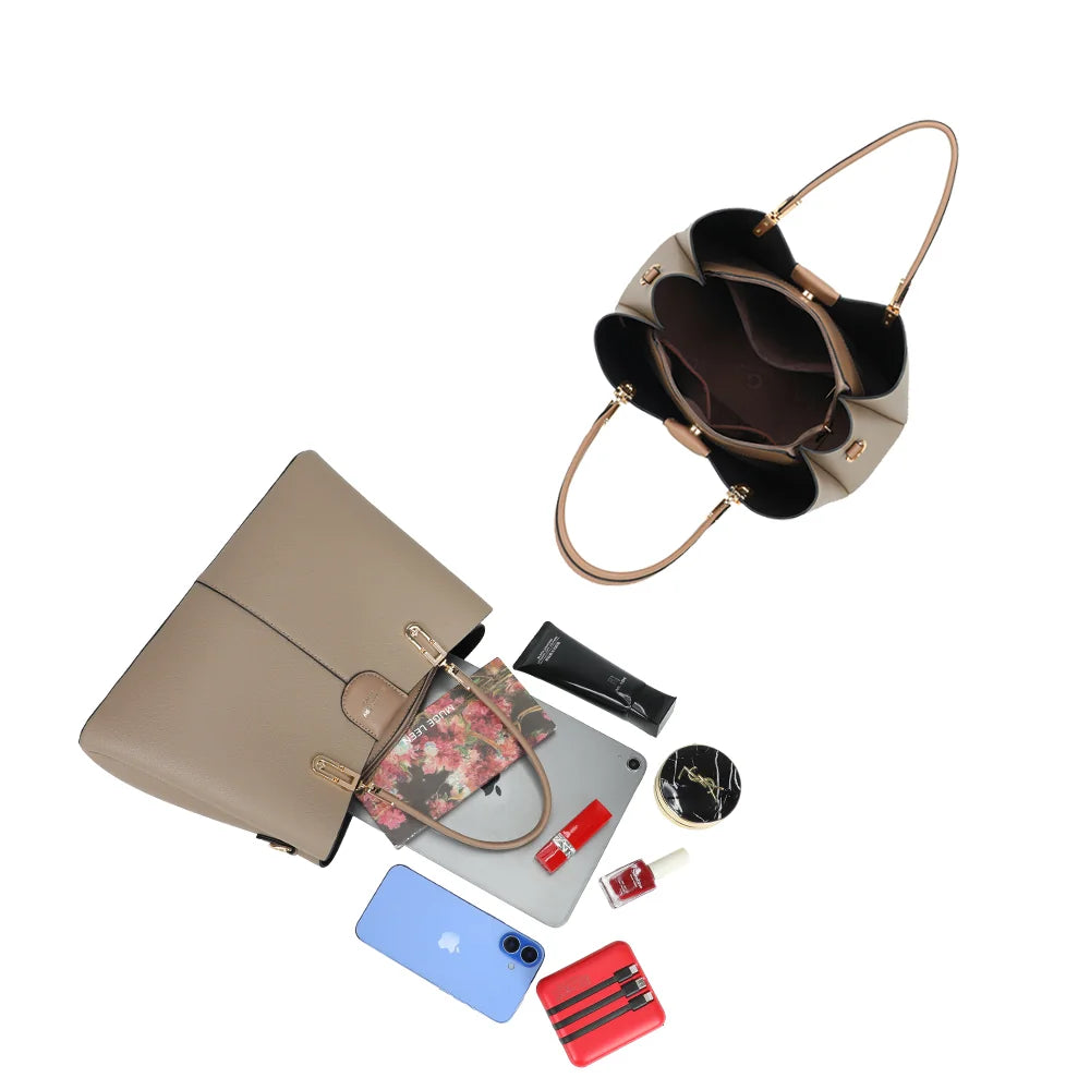 Intérieur du Le Zelya taupe foncé : trois compartiments dont un central zippé, doublure synthétique – réf. DQ-8735