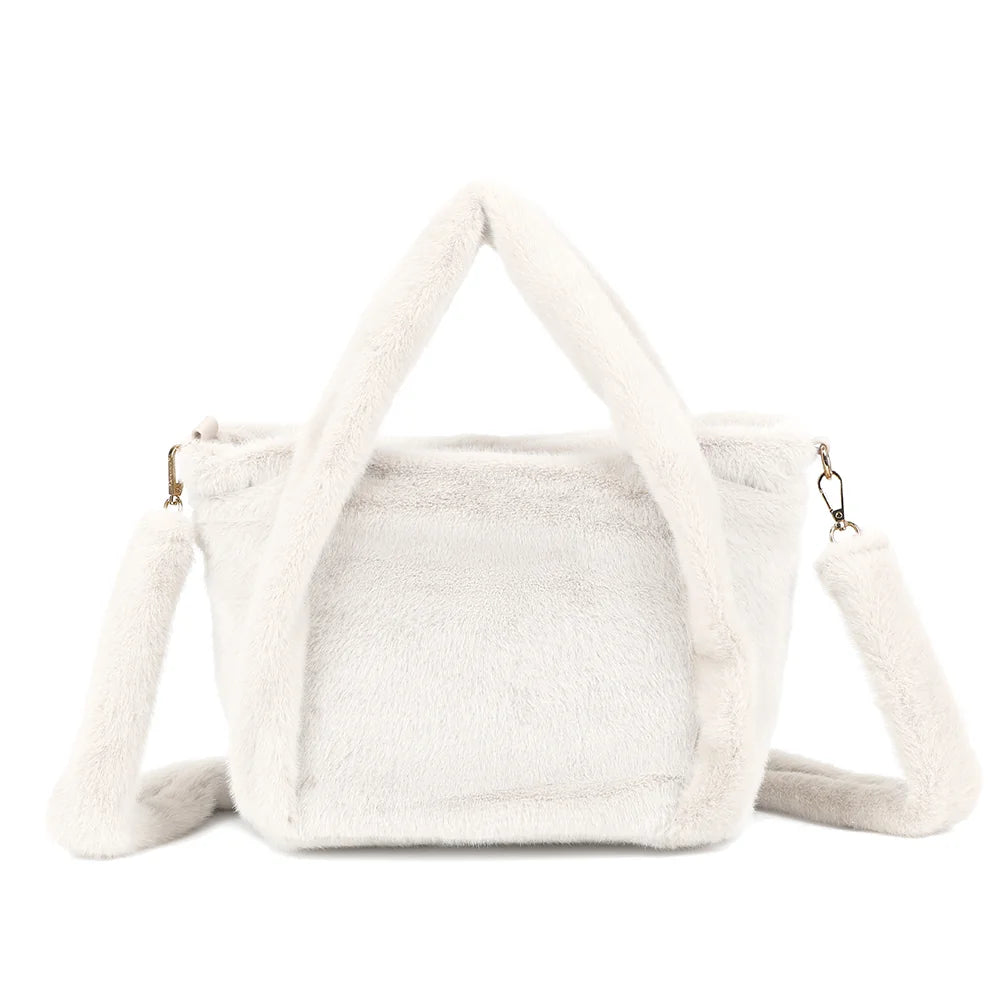 Dos du cabas Léona Douceur beige, entièrement habillé de fourrure synthétique au toucher velouté
