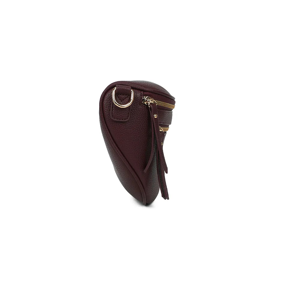 Profil du sac banane Léonie bordeaux : 10 cm de profondeur et anneau doré pour la bandoulière – réf. Z-83051-8