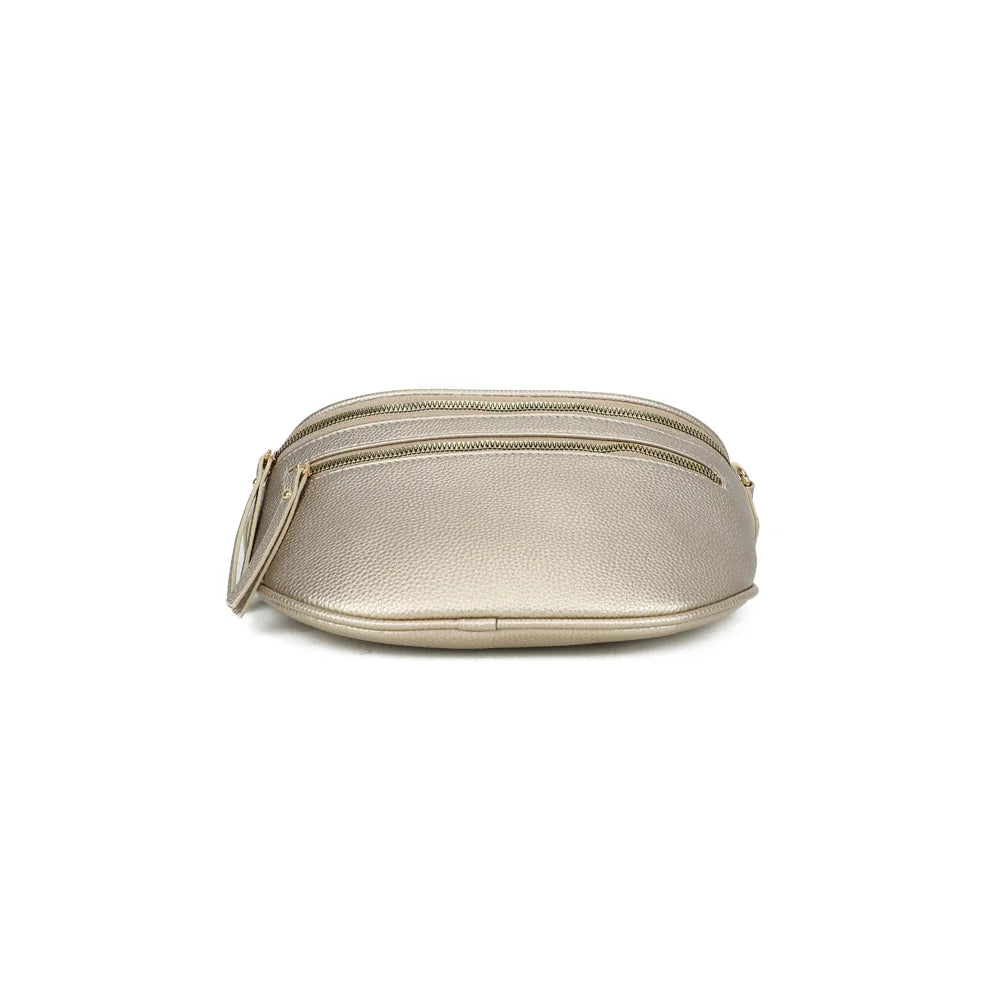 Dessous arrondi du Léonie or en simili cuir grainé, vu depuis la base de ce format compact – réf. Z-83051-8