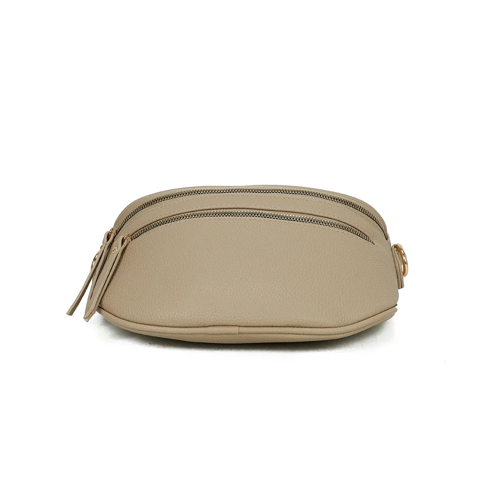 Dessous arrondi du Léonie taupe en simili cuir grainé, vu depuis la base de ce format compact – réf. Z-83051-8