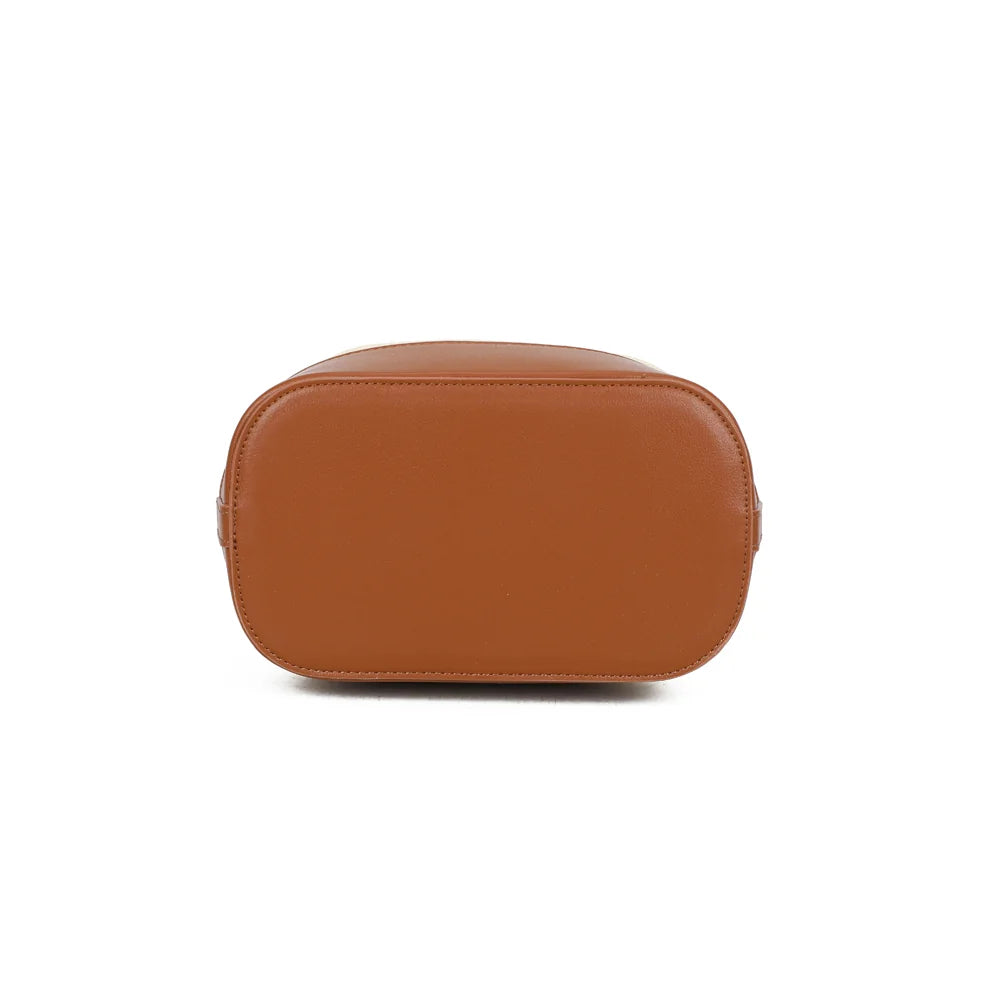 Dessous du Lila Bucket marron : base renforcée pour une meilleure tenue du sac – réf. KJ-62050-2