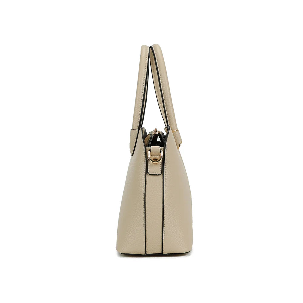 Profil du Linéa beige : 11 cm de profondeur et anneau doré pour accrocher la bandoulière – réf. KJ-62051